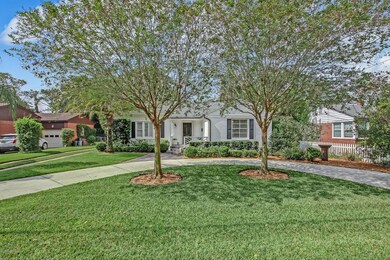 Large u-shaped driveway