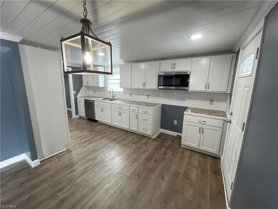 3172 E Waterloo Rd, Akron, OH 44312 - photo 5