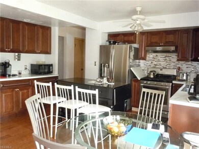 5308 Bartlett Rd, Bedford, OH 44146 - photo 4