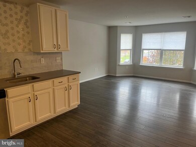 3007 Cloverdale Ave unit M134-U, Pennsburg, PA 18073 - photo 2