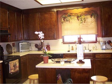 Kitchen. LOTS OF NICE CABINETS, NEWER BLACK APPLIA