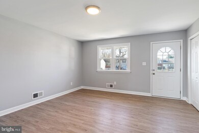 8 Center Cir, Wilmington, DE 19808 - photo 3