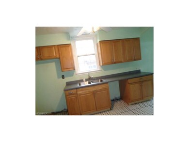 3399 Superior Park Dr, Cleveland Heights, OH 44118 - photo 6