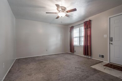 9129 Lantana Dr, Louisville, KY 40229 - photo 5