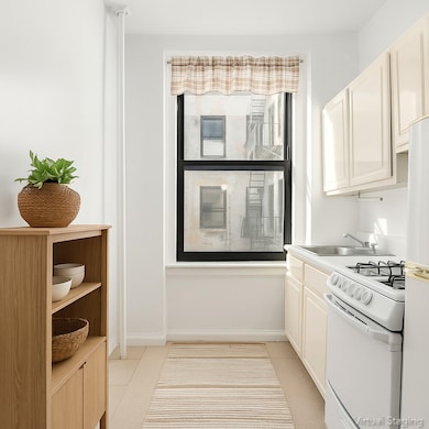 203 W 98th St unit 5D, New York, NY 10025 - photo 3