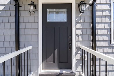 2005 Plainfield Ave - Welcome Home!