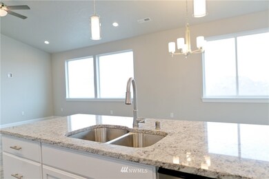 1330 E Mt Adams St, Othello, WA 99344 - photo 5