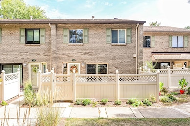 204 Williamsburg Ln unit 204, Export, PA 15632 - photo 3