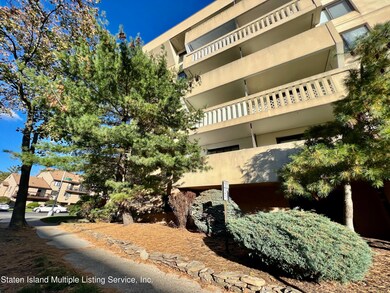 Elmwood Park Condominium II unit 2KK, Staten Island, NY 10314 - photo 2