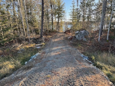 Trail to lakeshore access lot