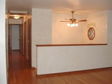 442 N Wright St, Griffith, IN 46319 - photo 4