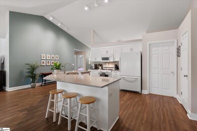 107 Whileaway Ct, Taylors, SC 29687 - photo 5