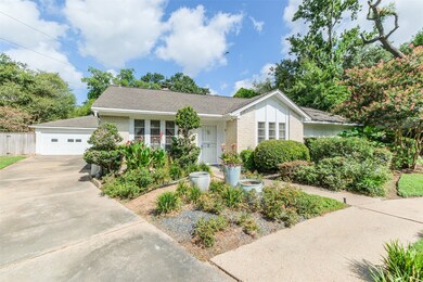 6210 Wagonwheel Cir, Houston, TX 77088 - photo 4