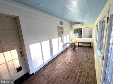 0 Swinks Mill Rd unit COTTAGE VAFX2211794, McLean, VA 22102 - photo 3