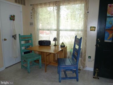 18114 Rolling Meadow Way unit 201, Olney, MD 20832 - photo 4