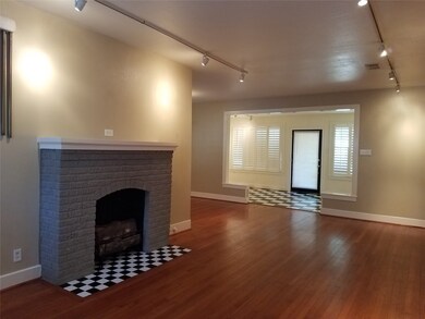 734 E 16th St, Houston, TX 77008 - photo 5