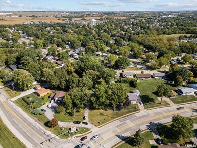 1412 W 53rd St, Davenport, IA 52806 - photo 7