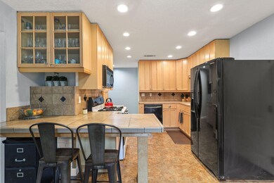 Kitchen with eating bar