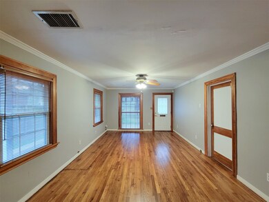 810 E 28th St, Houston, TX 77009 - photo 5