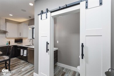 Guest 1/2 Bath