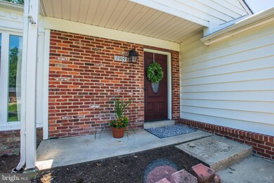8909 Burbank Rd, Annandale, VA 22003 - photo 2