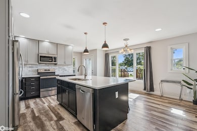 808 Pershing St, Donnellson, IA 52625 - photo 4