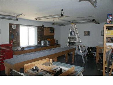 interior 3rd car garage, Workshop