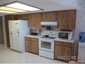 other side of kitchen
