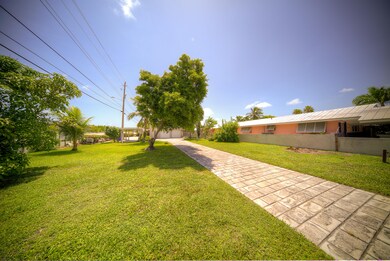 2.1-1512 S Roosevel Blvd-04