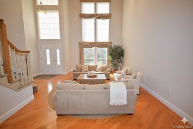 18 Hamlet Dr, Plainview, NY 11803 - photo 4