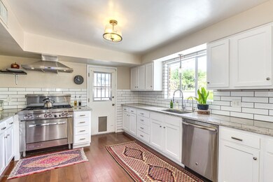 Alta Vista kitchen
