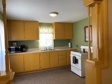 712 S Grove St, Yates Center, KS 66783 - photo 7