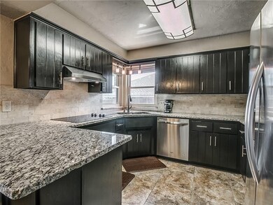 1328 NE 22nd St, Moore, OK 73160 - photo 6