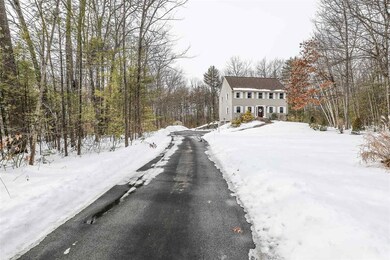 98 Heather Cir, Auburn, NH 03032 - photo 3