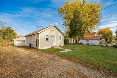 1909 5th St SW, Rochester, MN 55902 - photo 2