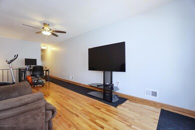 31 Locust Pl