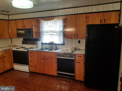 49 Falling Leaf Rd, Paw Paw, WV 25434 - photo 5