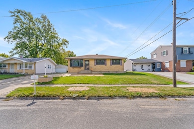 827 E 52nd Ave, Merrillville, IN 46410 - photo 4