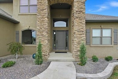 03-camera_4719_Valhalla_Court_005