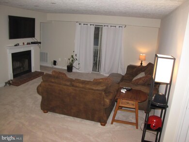 11944 Cardamom Dr, Woodbridge, VA 22192 - photo 7