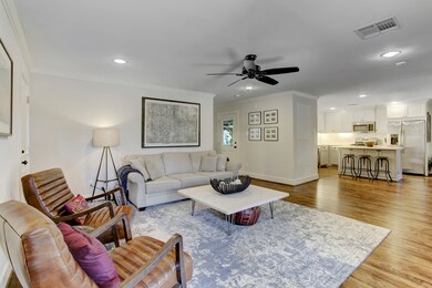 2106 Saxon Dr, Houston, TX 77018 - photo 5