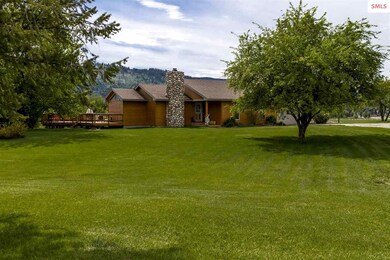 89 Blue Spruce Ln, Laclede, ID 83841 - photo 2