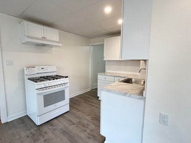 13-1/2 Bluff St, Worcester, MA 01610 - photo 5