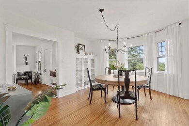 A well sized dining room also has great built ins