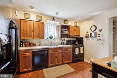 235 Summit Ave, Conshohocken, PA 19428 - photo 3