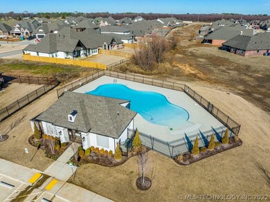 6613 S Hemlock Ave, Broken Arrow, OK 74011 - photo 2