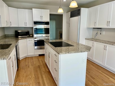 7663 Danbury Cir, West Bloomfield, MI 48322 - photo 7