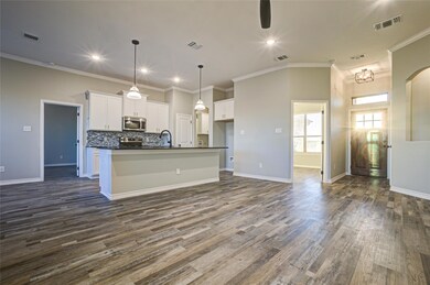 404 Magnolia Dr, Troy, TX 76579 - photo 5