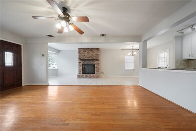 930 W 42nd St, Houston, TX 77018 - photo 3