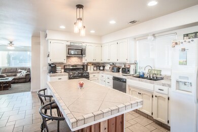 E4FBED6E-D27D-43F0-8564-8625D42655B1